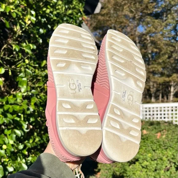 Women’s Ugg Willows Sneakers in Mauve Pink (7) - Picture 9 of 10